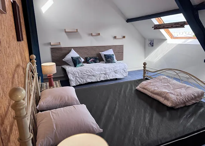 Maison Bord De Adeline